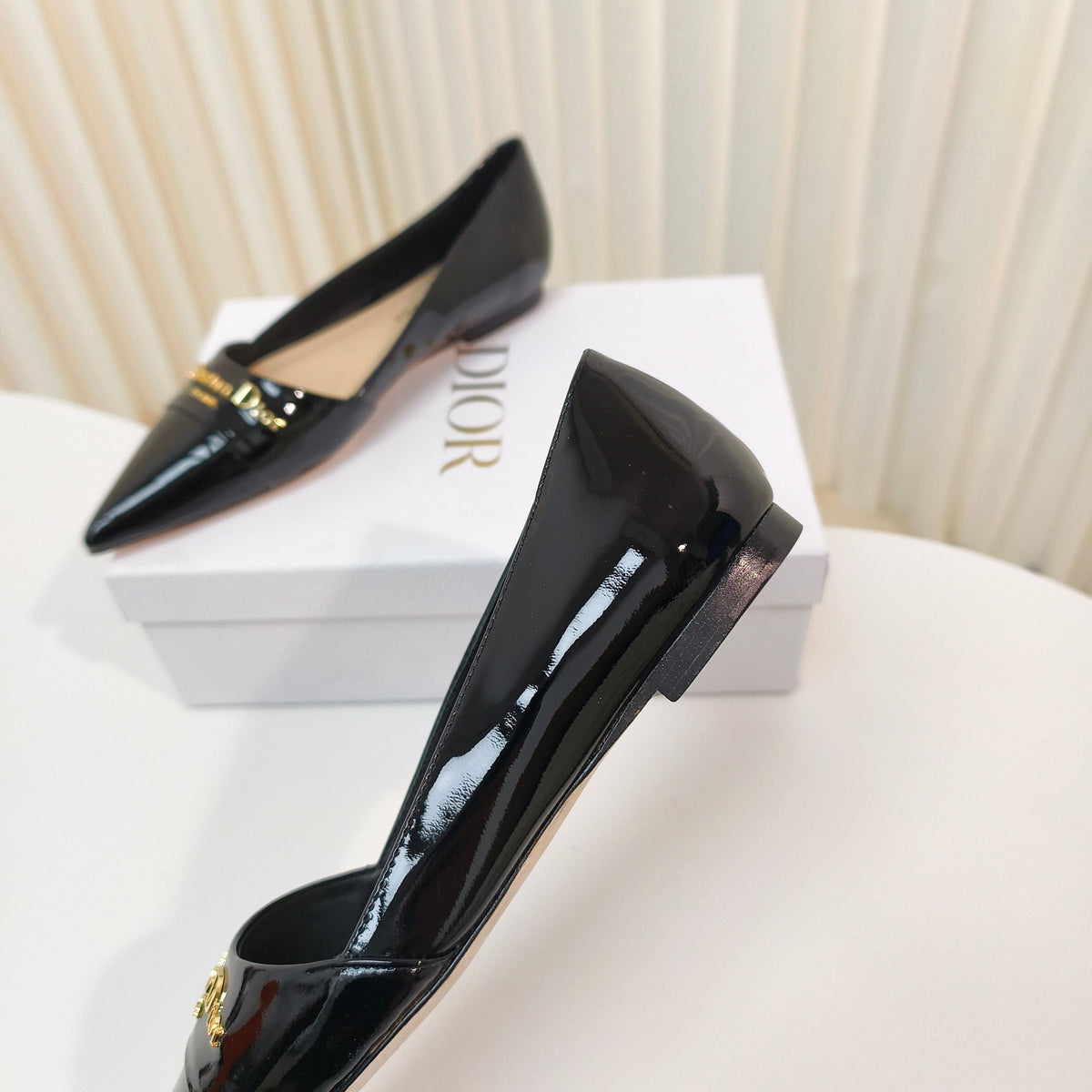 DIOR POINTED BALLET FLATS 25S IN BLACK GLOSSY LEATHER WITH GOLD HARDWARE